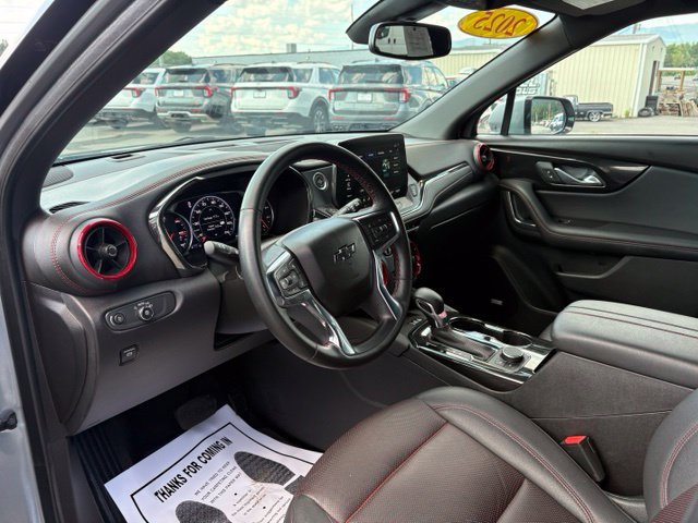 Used 2025 Chevrolet Blazer RS FWD image 3