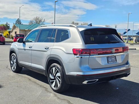 Certified 2025 Volkswagen Atlas SEL AWD/4WD image 4