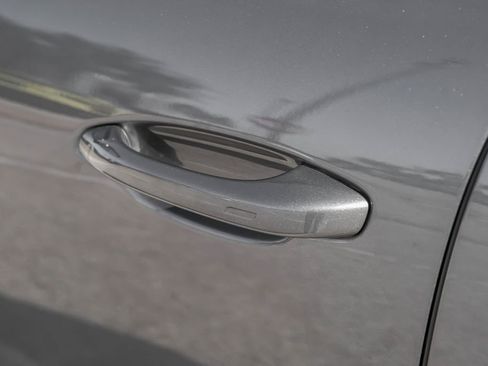 Used 2019 Porsche Cayenne image 52