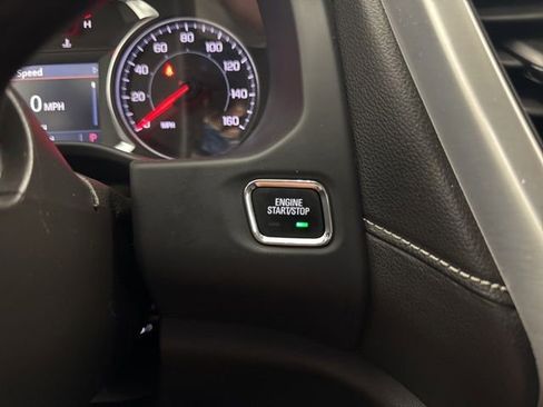 Used 2023 GMC Acadia SLT w/ Preferred Package FWD image 14
