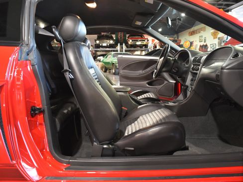 Used 2004 Ford Mustang Mach 1 RWD image 33