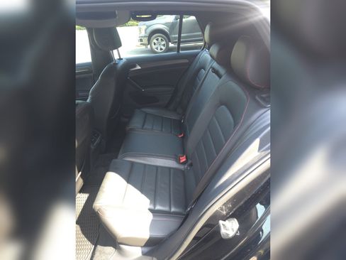Used 2019 Volkswagen Golf 4-Door FWD image 17