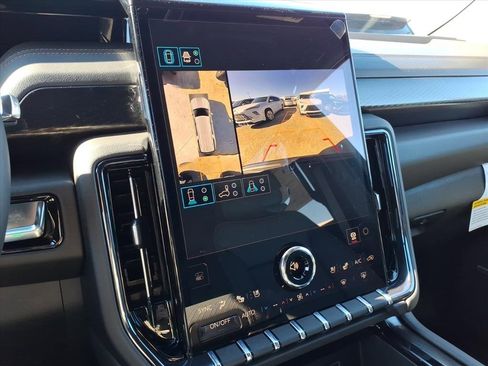 New 2026 GMC Yukon XL AT4 image 21