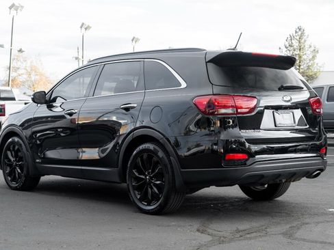 Used 2020 Kia Sorento S image 2