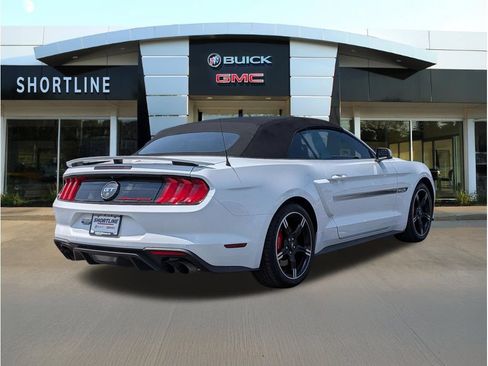 Used 2021 Ford Mustang GT Premium w/ Equipment Group 401A RWD image 3