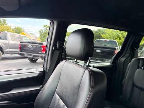 Used 2017 Dodge Grand Caravan GT FWD image 39