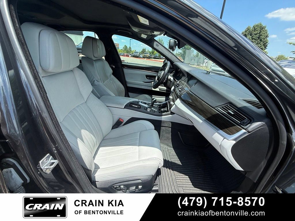 Used 2014 BMW M5 RWD image 23