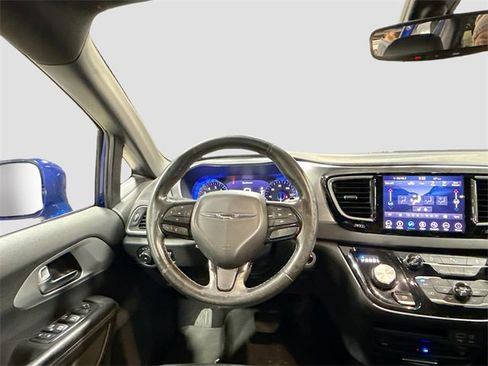 Used 2019 Chrysler Pacifica Touring-L Plus w/ S Appearance Package image 24