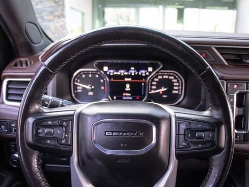 Used 2021 GMC Yukon Denali w/ Denali Premium Package image 13
