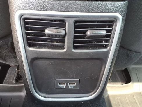 Used 2022 Dodge Charger SXT w/ Driver Convenience Group image 28