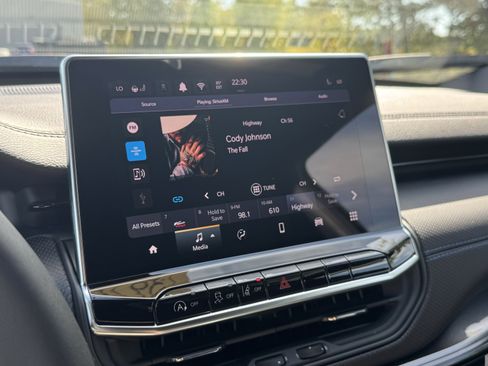 New 2026 Jeep Compass Latitude image 19