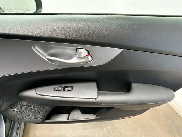 Used 2023 Kia Forte LXS w/ LXS Technology Package FWD image 21