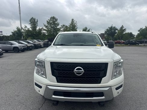 Used 2021 Nissan Titan SV w/ SV Convenience Package AWD/4WD image 2