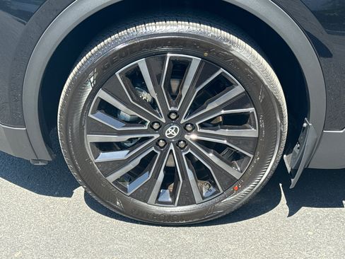 New 2026 Toyota C-HR AWD/4WD image 5