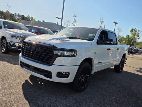 New 2026 RAM 1500 Laramie AWD/4WD image 3
