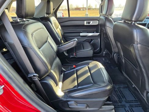 Used 2024 Ford Explorer XLT w/ Equipment Group 202A image 12