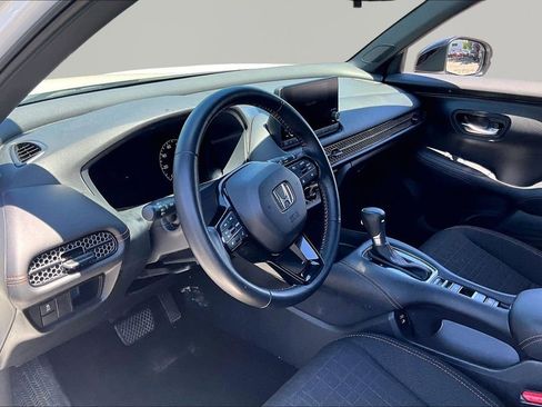 Used 2025 Honda HR-V Sport image 14