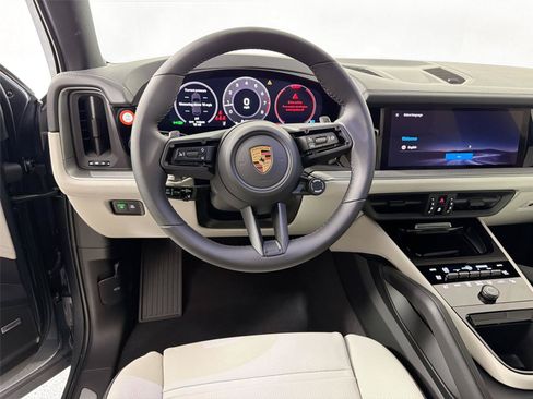 Certified 2026 Porsche Cayenne AWD/4WD image 18