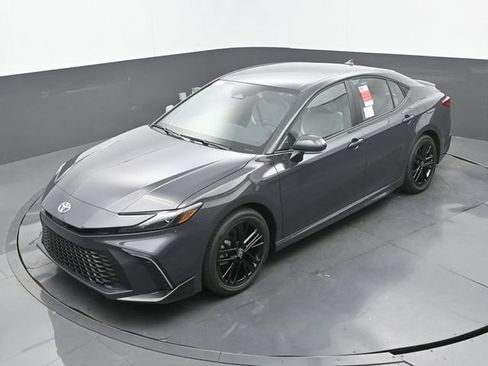 New 2026 Toyota Camry SE FWD image 30
