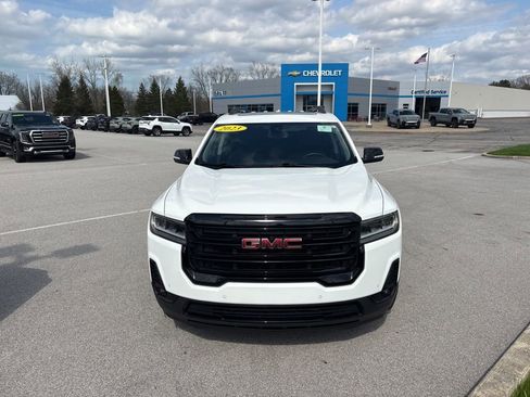 Certified 2023 GMC Acadia SLT w/ Elevation Edition AWD/4WD image 2