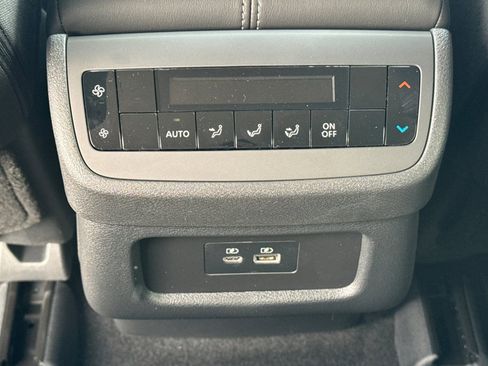 New 2025 Nissan Pathfinder SV image 15