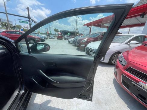 Used 2022 Toyota Corolla LE FWD image 15