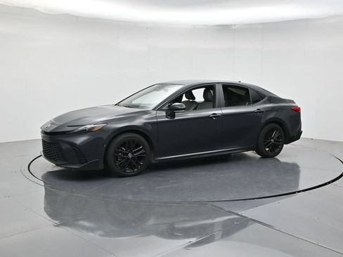 Used 2025 Toyota Camry SE w/ Multimedia Upgrade Package FWD image 5