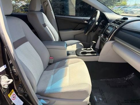 Used 2013 Toyota Camry LE FWD image 27