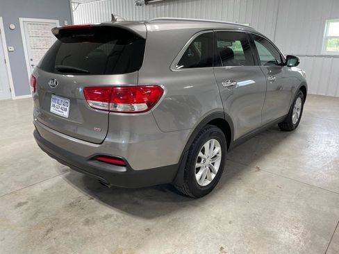 Used 2017 Kia Sorento FWD w/ LX Convenience Package image 7