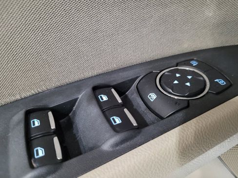 Used 2019 Ford Fusion SE FWD image 27