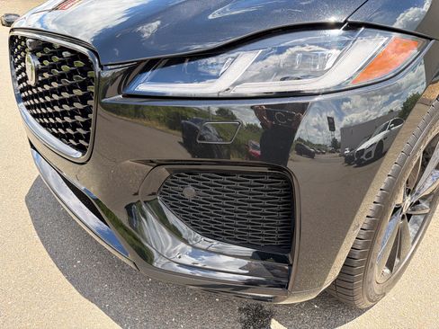 Certified 2026 Jaguar F-PACE R-Dynamic S AWD/4WD image 11