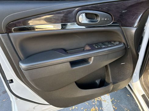 Used 2017 Buick Enclave Leather image 12