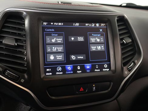 Used 2022 Jeep Cherokee Trailhawk w/ Sun, Sound & Nav Group AWD/4WD image 8
