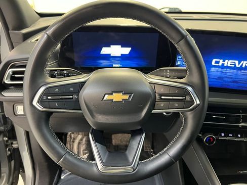 Used 2024 Chevrolet Traverse LT image 17