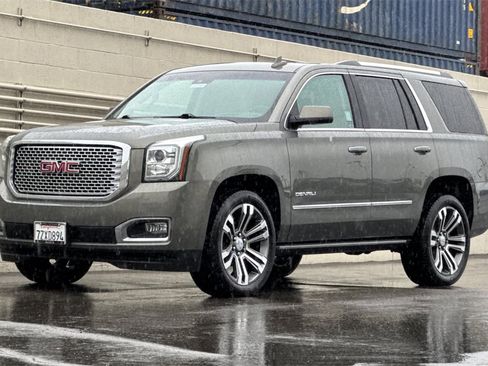 Used 2017 GMC Yukon Denali w/ Open Road Package image 10