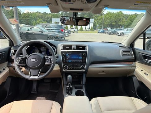 Used 2018 Subaru Outback 2.5i Limited AWD/4WD image 8