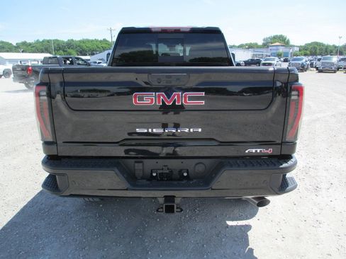 New 2026 GMC Sierra 2500 AT4 w/ AT4 Premium Plus Package AWD/4WD image 6