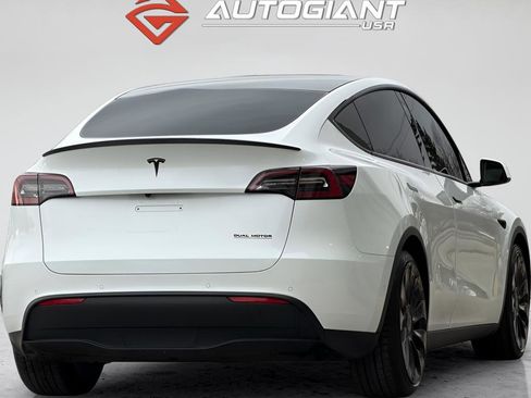Used 2022 Tesla Model Y Performance image 11