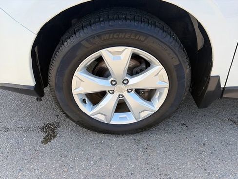 Used 2014 Subaru Forester 2.5i Limited AWD/4WD image 12