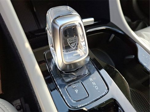 New 2025 Volvo XC40 B5 Plus w/ Protection Package Premier image 10