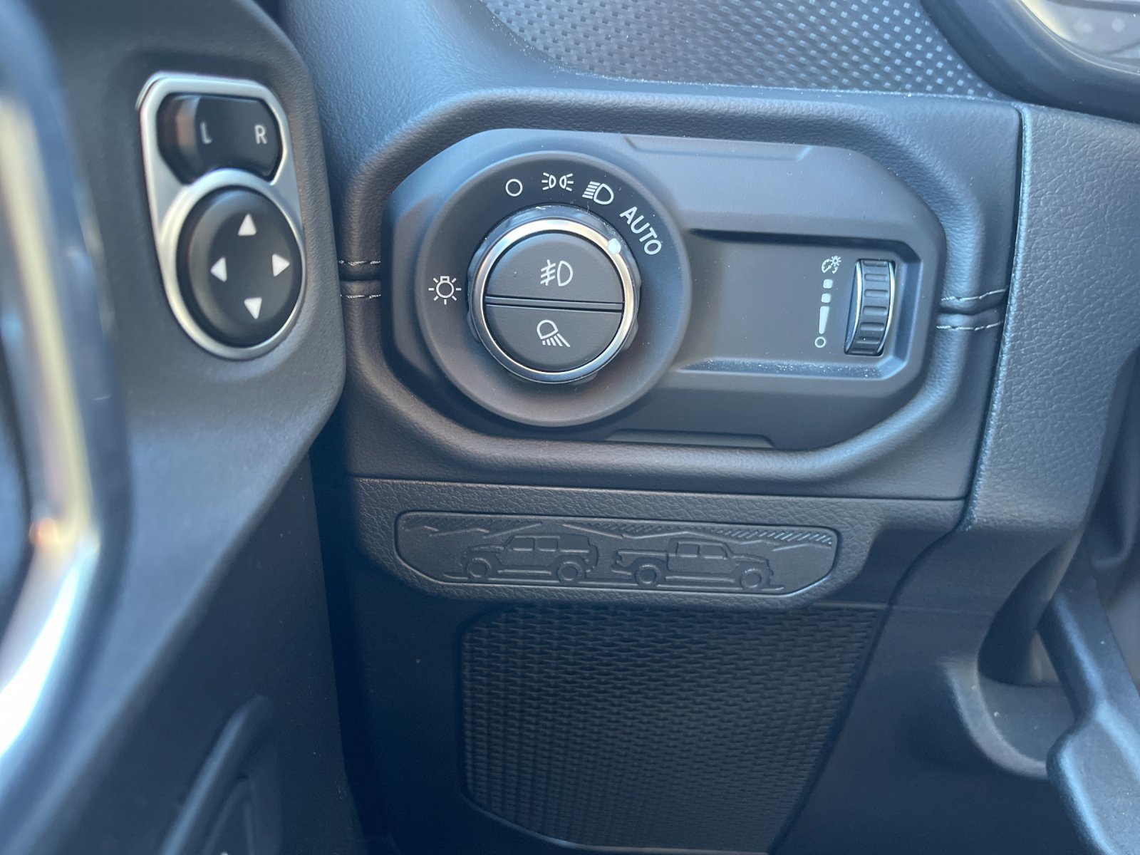 Used 2026 Jeep Gladiator Mojave AWD/4WD image 30