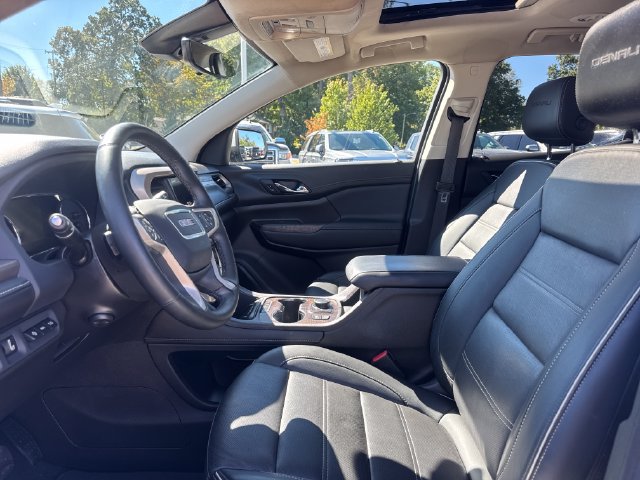 Used 2023 GMC Acadia Denali w/ Denali Technology Package FWD image 14