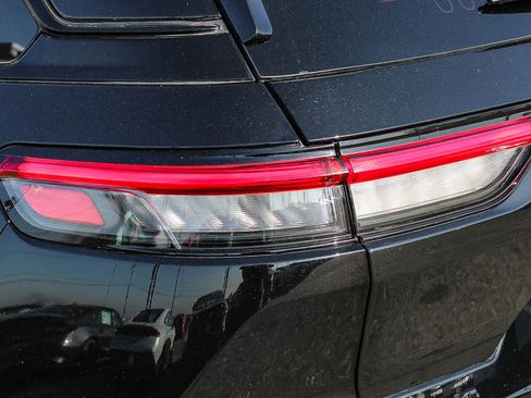 Used 2024 Jeep Grand Cherokee Altitude image 7