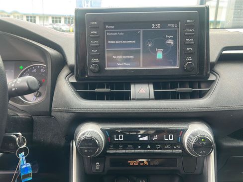 Used 2019 Toyota RAV4 LE w/ Carpet Mat Package AWD/4WD image 16