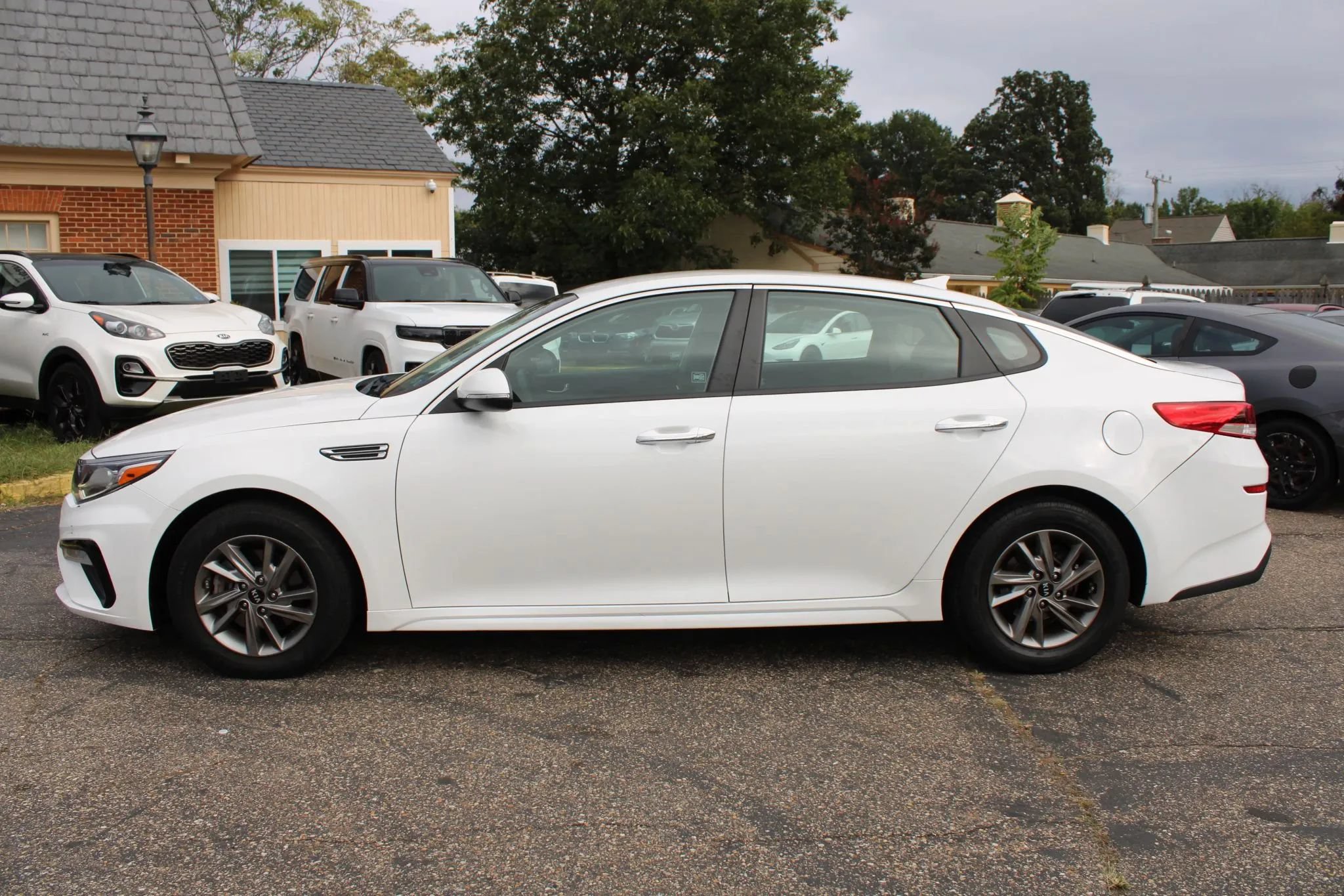 Used 2020 Kia Optima LX FWD image 9