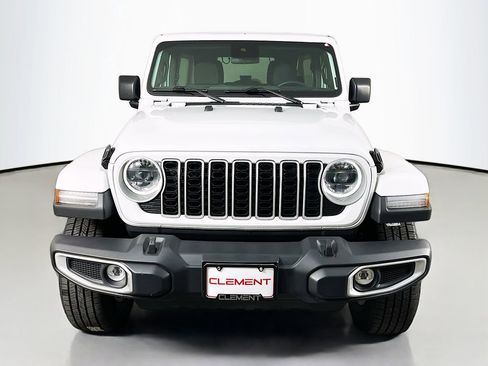 Used 2025 Jeep Wrangler Unlimited Sahara AWD/4WD image 3