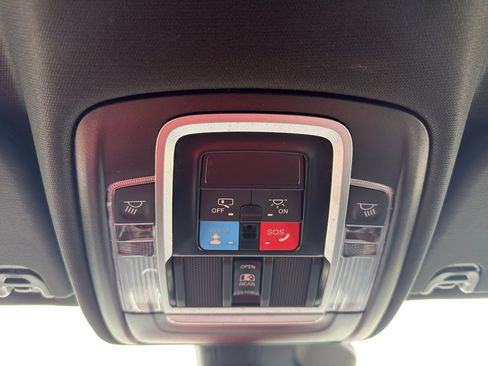 Used 2025 RAM 1500 Laramie image 26