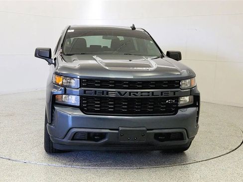 Used 2019 Chevrolet Silverado 1500 Custom w/ Custom Value Package AWD/4WD image 2