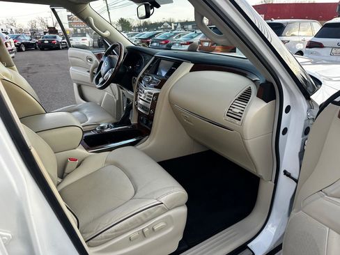 Used 2018 INFINITI QX80 4WD w/ Driver Assistance Package image 23