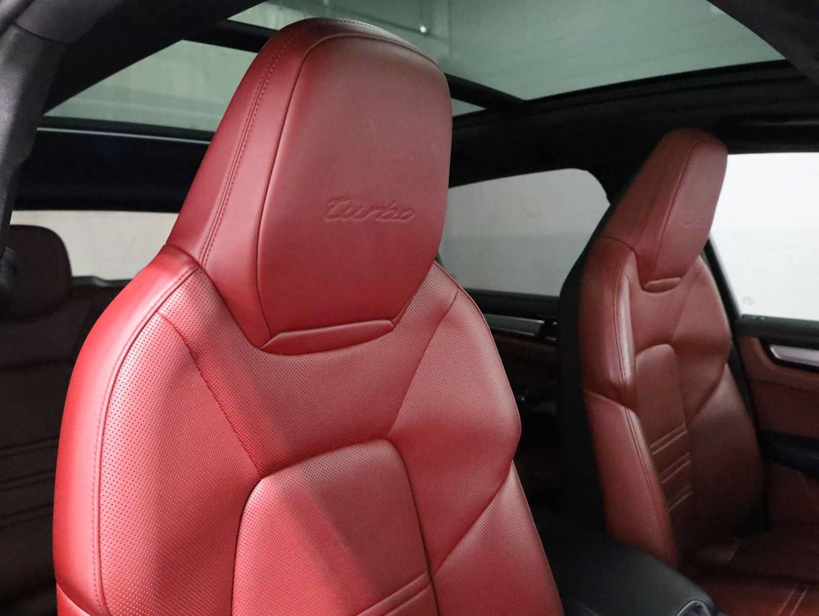 Used 2019 Porsche Cayenne Turbo AWD/4WD image 22